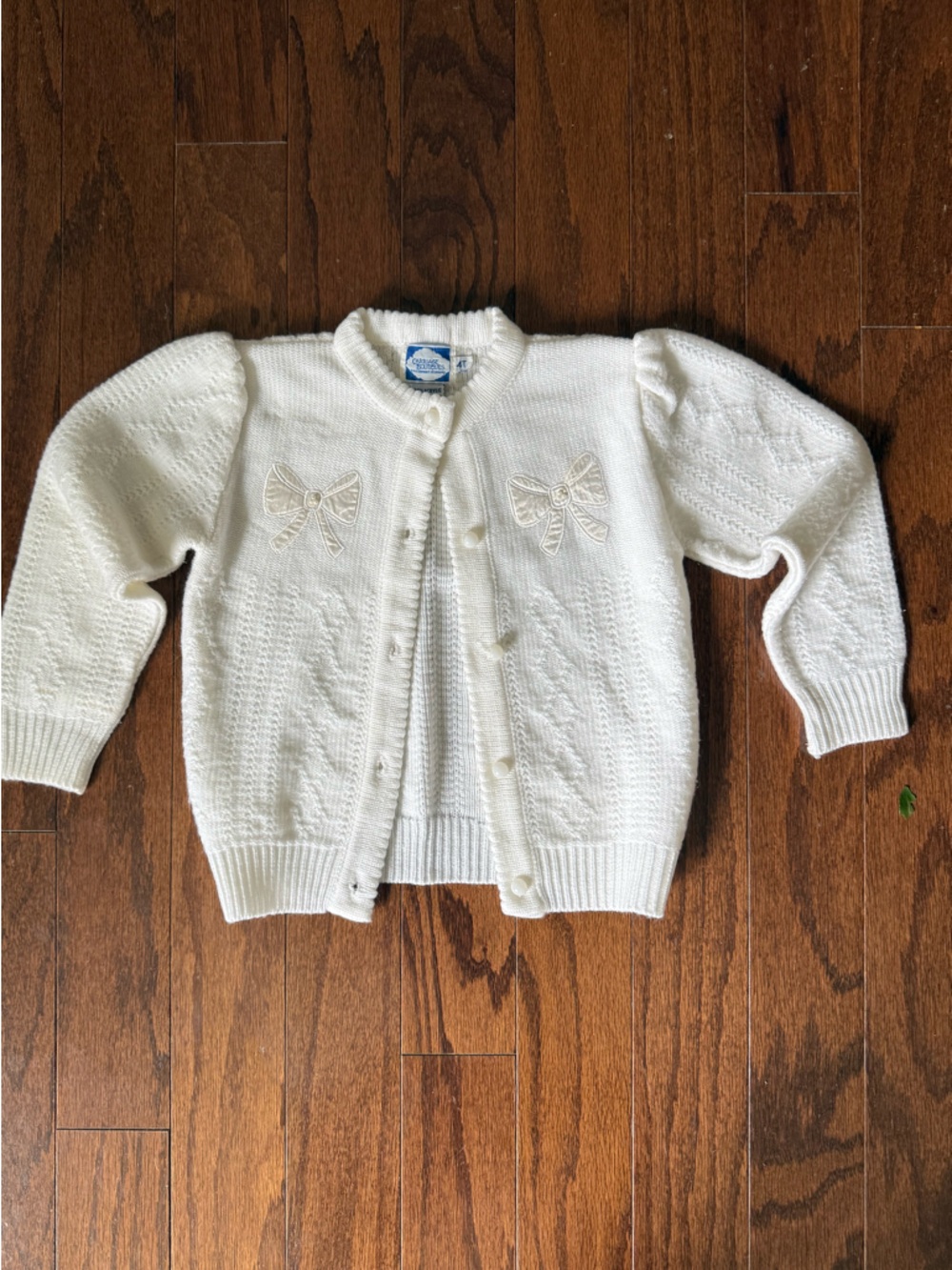 Carriage Boutique Cream Knit girls 4T Sweater with Decorative Bows